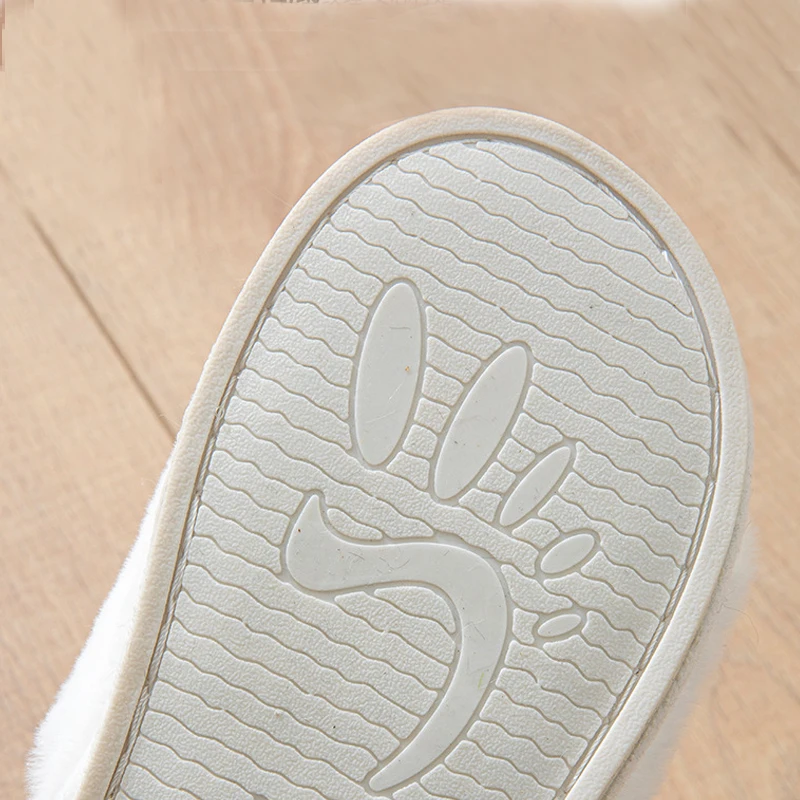 Pantofole da casa calde da donna Uomo Camera da letto interna Scivoli con motivo a cuore carino Sandali da casa in peluche antiscivolo per adulti Scarpe alla moda per coppie 5