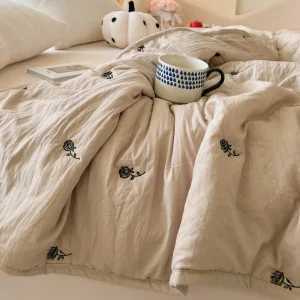 Minimalismo giapponese Coperta estiva delicata sulla pelle Piumino singolo doppio morbido e traspirante Trapunta sottile confortevole ricamata lavata 1