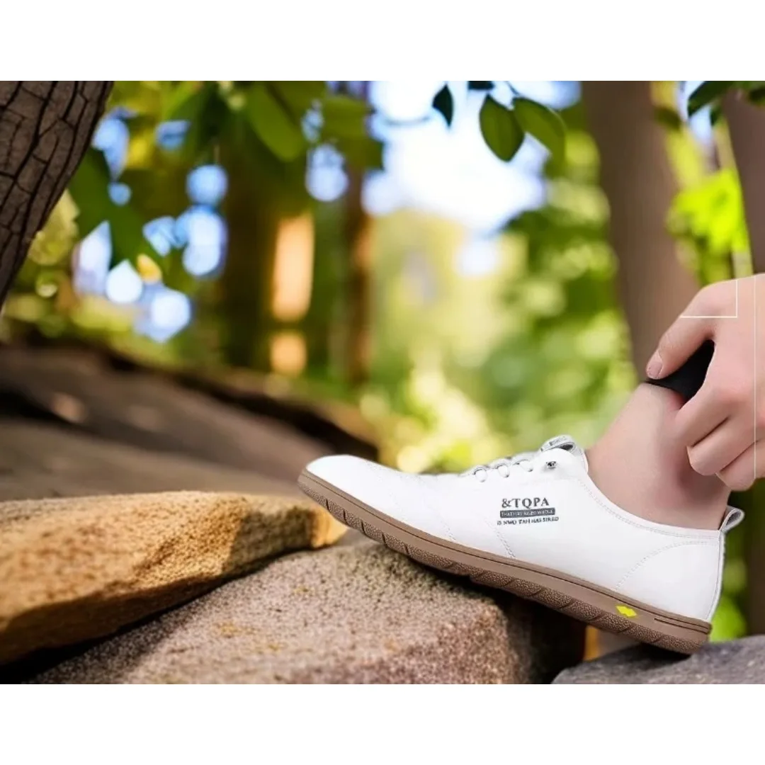 2025 scarpe casual in pelle da uomo nuove in morbida pelle traspirante suola morbida tendenza versatile scarpe bianche scarpe da uomo 4