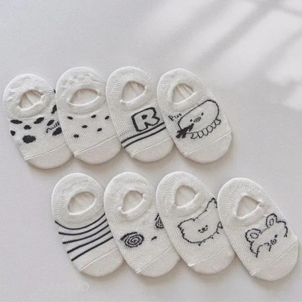Nuovi calzini coreani per animali simpatici cartoni animati Calzini da pavimento per bambini Calzini corti in silicone antiscivolo per ragazzi Ragazze Calzini per neonati appena nati 3