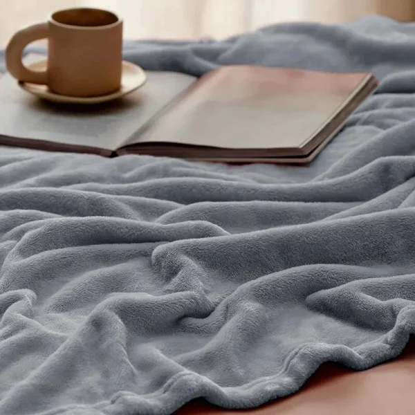 Coperta per aria condizionata per ufficio coperta tinta unita coperta di lusso leggera e confortevole coperta addensata autunno e inverno 5