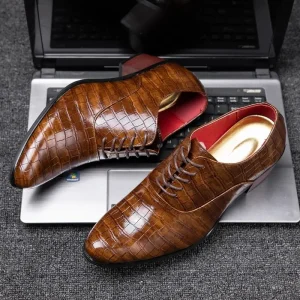 2023 vendita calda coccodrillo scarpe con tacco da uomo formale in pelle marrone uomo mocassini scarpe eleganti moda uomo scarpe casual Zapatos Hombre 1