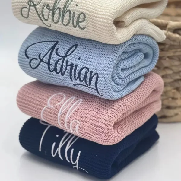 Nome personalizzato per bambini Coperta per bambini ricamata Coperta per neonati appena nata Passeggino Swaddles Biancheria da letto coperta lavorata a maglia in cotone traspirante 1