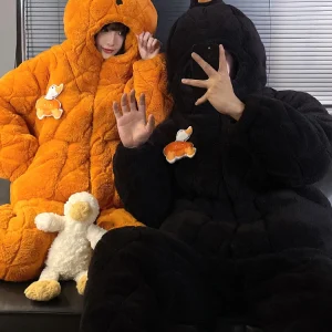 DAIMELU pigiama da coppia imbottito a tre strati pigiameria autunnale da donna in pile corallo impilato addensato pigiama invernale con cappuccio da uomo 1