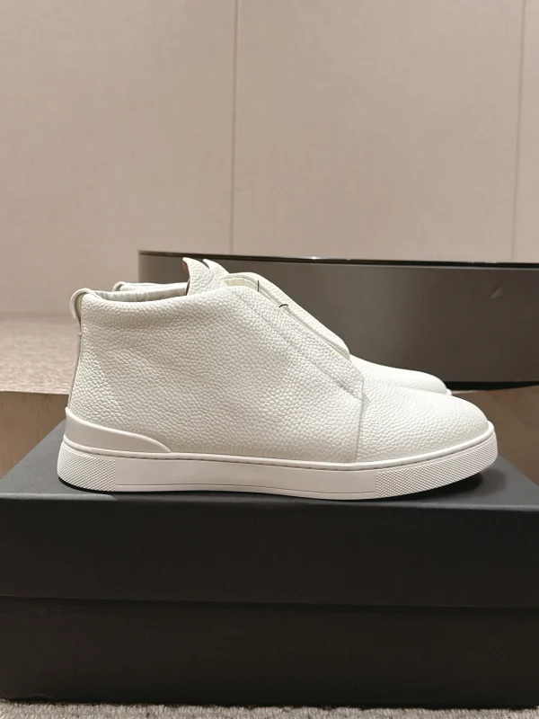 Scarpe da uomo in pelle di lusso per l'autunno e l'inverno, scarpe sportive casual da lavoro, scarpe da skateboard alte con fondo piatto da uomo 6