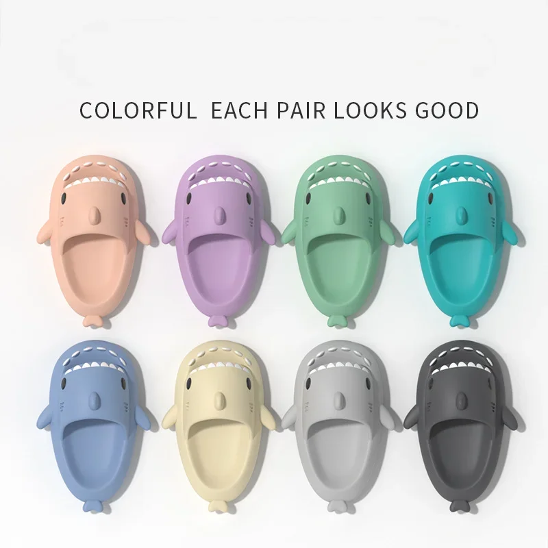 Pantofole da donna con squalo cartone animato da uomo Scivoli da bagno per interni Coppia estiva Scarpe basse alla moda Sandali Infradito da spiaggia in EVA morbida per la casa 1