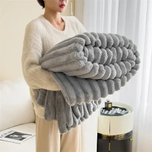 Nuova coperta in peluche di coniglio tinta unita per ufficio, scialle per pisolino, aria condizionata, coperta per divano 1