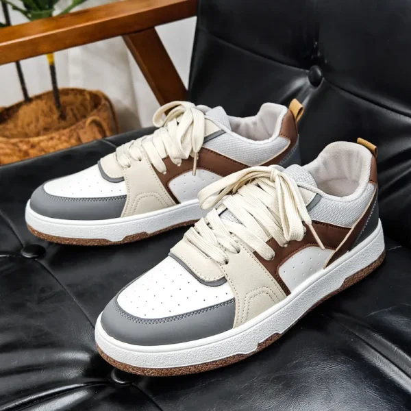 Scarpe da tavolo da uomo nuove autunnali Scarpe casual sportive Superficie in pelle traspirante Scarpe da uomo bianche con fondo spesso versatile alla moda per giovani 2