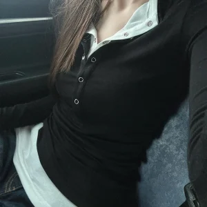 T-shirt da donna in due pezzi falsi basic neri T-shirt da donna chic a maniche lunghe in tinta unita T-shirt moda coreana Harajuku abiti slim fit 1