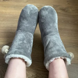 Pantofole soffici da donna Scarpe da pavimento invernali natalizie Pelliccia per la casa per interni Peluche antiscivolo Stivali femminili morbidi e caldi 1