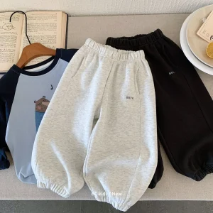 Pantaloni per neonati Autunno Nuovo semplice lettera solida stampata Bambini Neonati maschi Pantaloni sportivi Pantaloni larghi casual comodi per ragazzi 1-8 anni 1