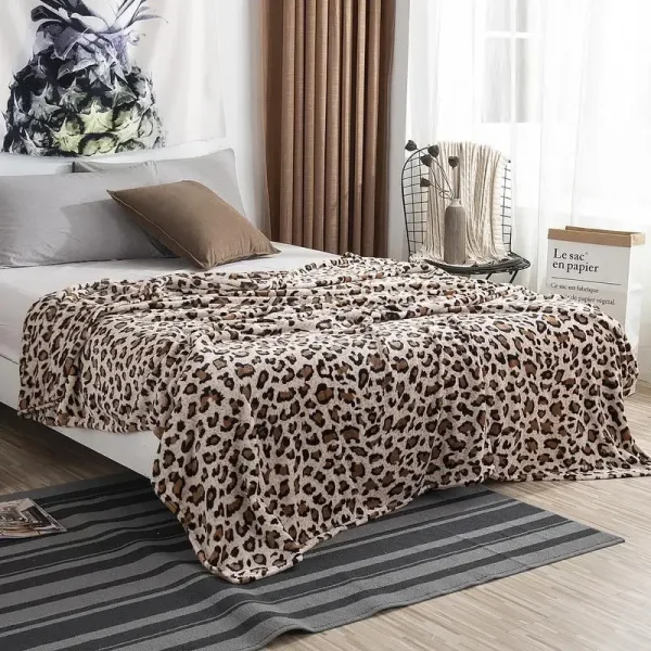 Coperte in flanella di pile corallo super morbido Coperte scozzesi con copriletto per divano letto stampate a strisce leopardate e zebrate 1