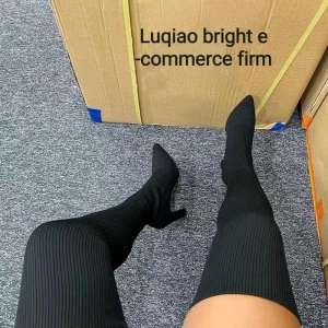 Stivali sopra il ginocchio da donna calzini elastici lavorati a maglia alla coscia invernali scarpe calde Sexy tacchi a spillo stivali lunghi a punta 35-43 botas mujer 1