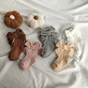 Nuovi calzini invernali per bambini Calzini spessi per ragazze lavorati a maglia Grandi fiocchi Calzini in cotone caldo Calzini per bambini per bambini 0-5 anni 1