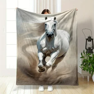 Coperta contemporanea in flanella con stampa digitale di cavallo bianco al galoppo: morbida, non fuoriuscite, reversibile, per tutte le stagioni 1