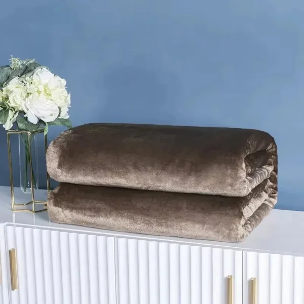 Coperte in flanella tinta unita super morbida calda peluche confortevole leggero scialle al ginocchio coperta trapunte in pile di corallo pisolino da ufficio 3