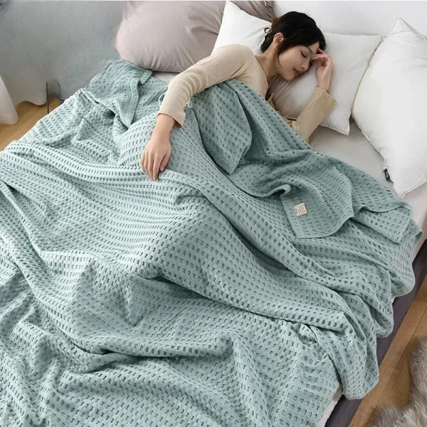 2024 Estate Waffle Plaid Coperta da letto in cotone Coperta da tiro Trapunta sottile Copriletto lavorato a maglia Home Hotel Coperte Verde Rosa Coperte da tiro 3