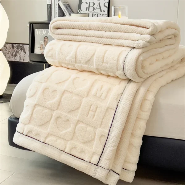 Coperta in pile di corallo con motivo a cuore Autunno Inverno Doppio strato Addensare calda coperta di peluche per letto Soffici coperte morbide per divano 6