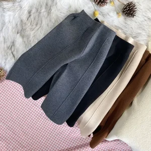 Pantaloni Casual lavorati a maglia per ragazze per bambini pantaloni larghi per capispalla autunno inverno nero grigio albicocca pantaloni a gamba larga 2024 nuovo stile coreano 1