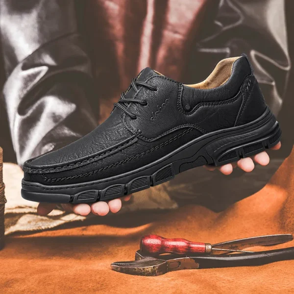CLOHOO Scarpe da uomo in pelle casual traspiranti con fondo in gomma spessa fatte a mano Mocassini cuciti classici Calzature comode per il tempo libero 5