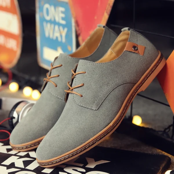 2024 Scarpe da uomo in pelle scamosciata primaverile Scarpe casual Oxford Sneakers classiche Calzature comode Scarpe eleganti Appartamenti di grandi dimensioni 4