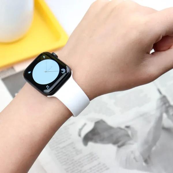 Cinturino in silicone per cinturino Apple Watch 44mm 45mm 40mm 41mm 42-38mm 45 mm braccialetto sportivo serie iwatch 8 7 6 5 4 3 SE 9 Ultra 2 49mm 2