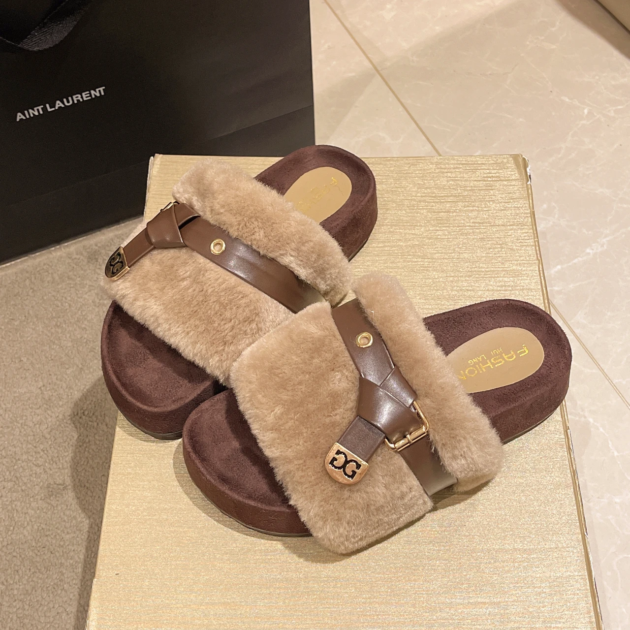 Pantofole da donna invernali Design casual innovativo Abbigliamento da casa leggero con suola morbida per le donne Pantofole premaman di marca esclusive 1