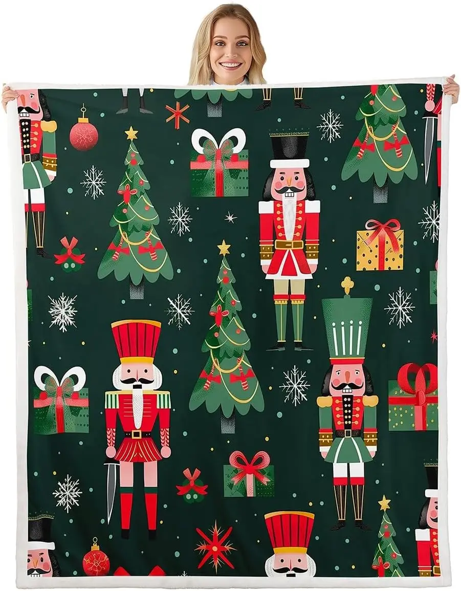 Coperta da tiro in pile di buon Natale ultra morbida per divano letto, coperta Sherpa schiaccianoci dei cartoni animati, fiocchi di neve degli alberi di Natale 1