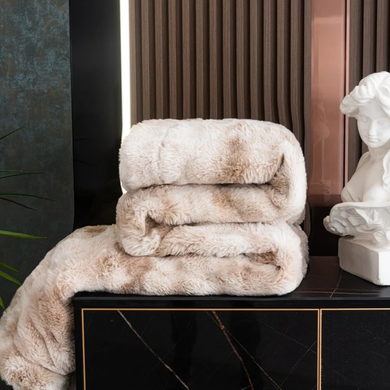 2025 Coperta a doppio strato in pelliccia di coniglio toscana Coperta da divano di lusso calda sfumata in velluto di fascia alta per un comfort accogliente 2