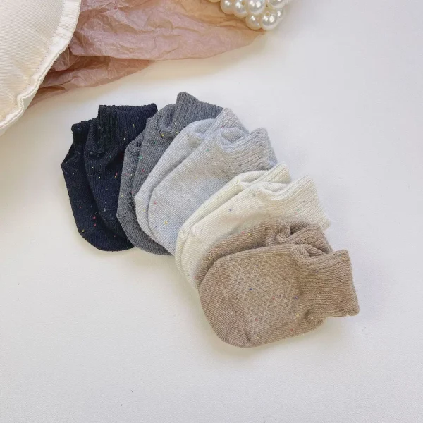 Nuovi calzini per bambini autunnali tinta unita per bambina calzino morbido elastico per neonato calzino antiscivolo per bambini 3