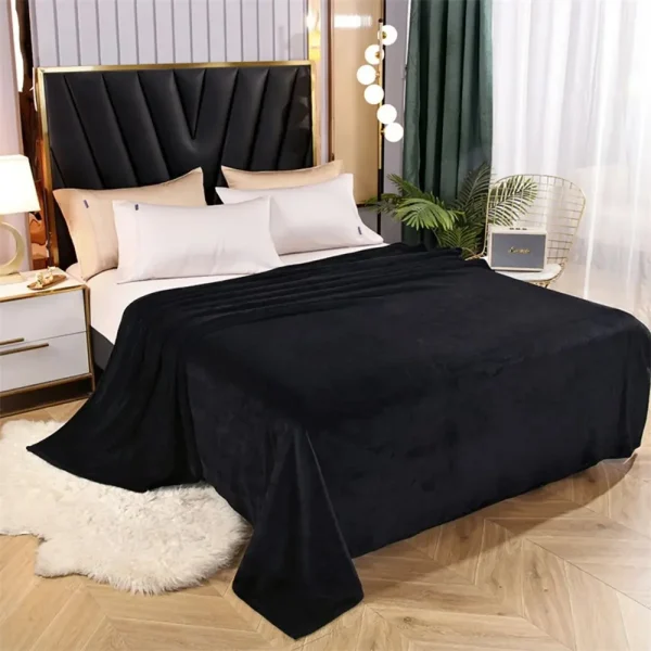 Coperta scialle al ginocchio per pisolino da ufficio in flanella tinta unita Regalo di Capodanno cinese Trapunta estiva confortevole in velluto corallo per aria condizionata 1