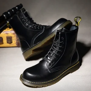 Stivali da uomo Scarpe da ginnastica casual alte stile britannico Scarpe da lavoro di design di lusso da uomo Stivali da moto antiscivolo da esterno Uomo grande 1