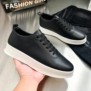 Moda suola spessa nero bianco morbido scarpe in pelle da uomo piattaforma uomo scarpe da tavola Casual scarpe sportive da passeggio scarpe da lavoro leggere 1
