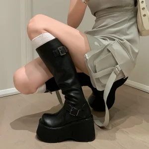 2024 Scarpe da donna Stivali da donna basic Classici Stivali al ginocchio Donna Fibbia per cintura Zip laterale Punta tonda Scarpe con zeppa Scarpe da donna 1