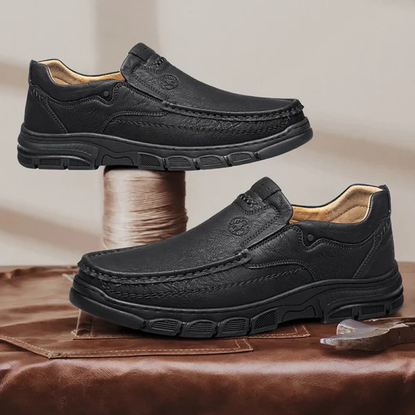 CLOHOO Scarpe da uomo in pelle casual traspiranti con fondo in gomma spessa fatte a mano Mocassini cuciti classici Calzature comode per il tempo libero 3