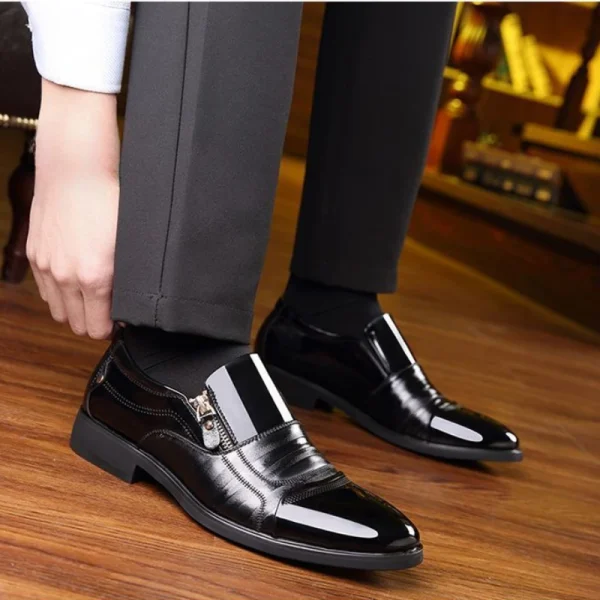 Nuove scarpe in pelle da uomo autunnali scarpe da uomo Casual comfort Casual con cerniera per affari di moda piatta antiscivolo a punta affilata 4