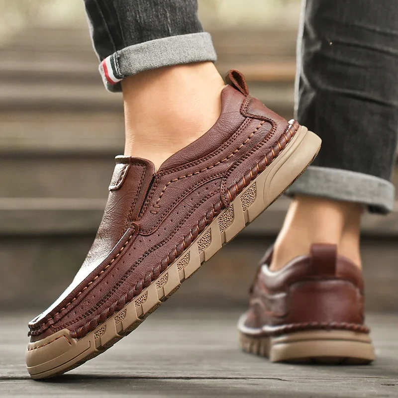 Nuovi uomini di moda scarpe casual mocassini in pelle fatti a mano scarpe da uomo comode mocassini piatti in pelle crosta di qualità sneakers da uomo 4