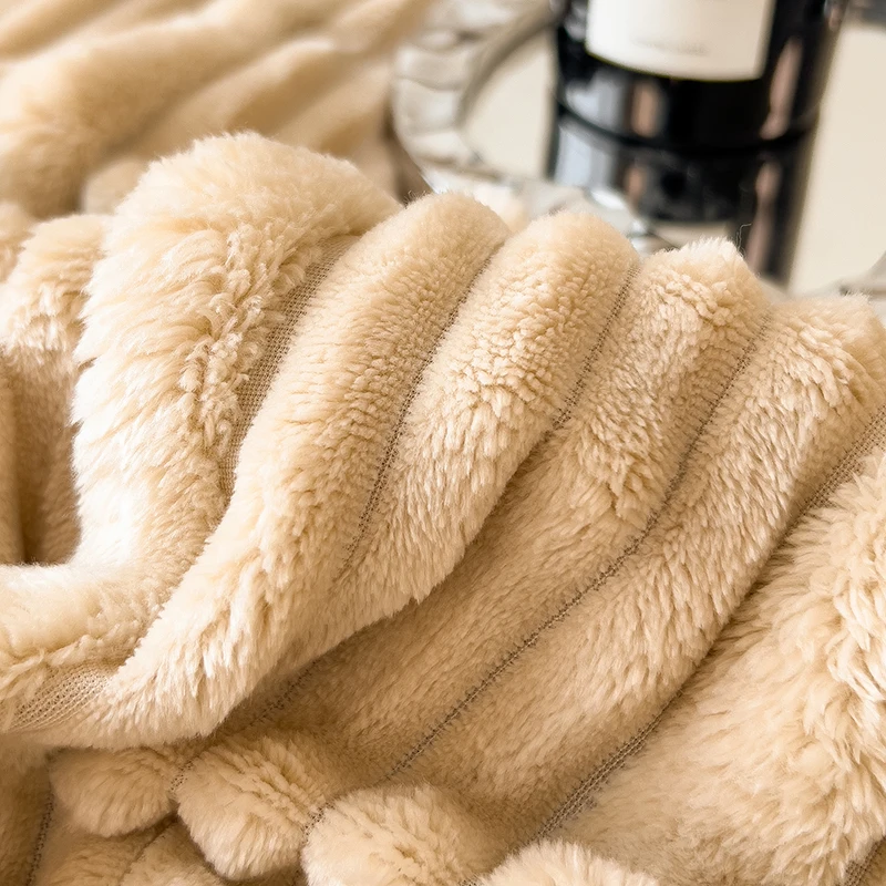 Coperte calde autunno inverno a strisce di peluche imitazione coniglio Coperte morbide e soffici per divano per lanciare la coperta scialle pisolino gamba 6