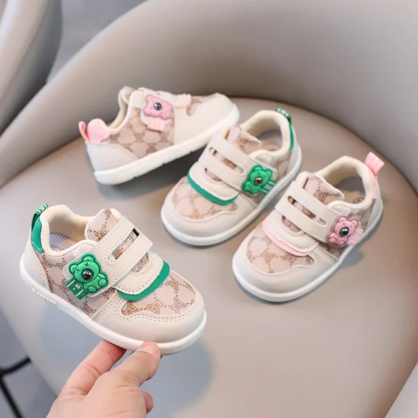 1 paio di scarpe per bambini primavera nuovo bambino suola morbida scarpe da passeggio per bambini versatili scarpe sportive per ragazze orsetto scarpe casual per cartoni animati 2