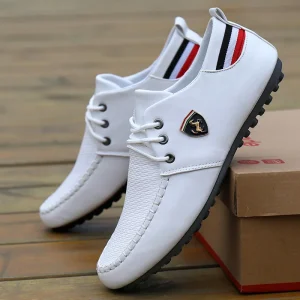 2025 Autunno uomo casual piccole scarpe in pelle pu trendy e versatili scarpe a fagioli resistenti all'usura piccole scarpe bianche da uomo 1