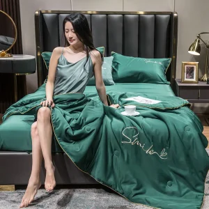 Trapunta estiva in seta lavata al 100% con ricamo, trapunta liscia e rinfrescante per il letto, coperta solida setosa, morbida coperta estiva fresca 1