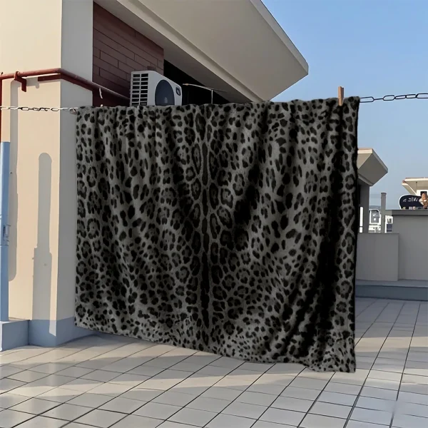 Accogliente coperta morbida in flanella Pelle con stampa leopardata nera Copriletto trapuntato scandinavo con durevole anti-pilling 2