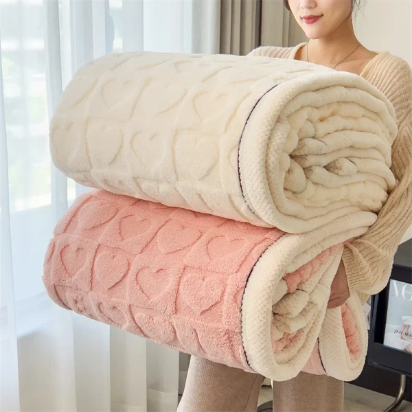 Coperta in pile di corallo con motivo a cuore Autunno Inverno Doppio strato Addensare calda coperta di peluche per letto Soffici coperte morbide per divano 1