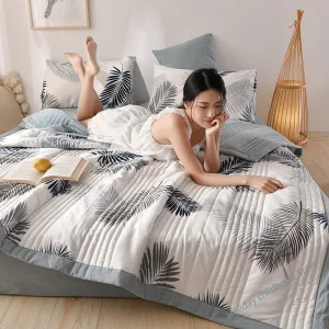 Trapunta estiva in cotone lavato Trapunta per aria condizionata Coperta morbida e traspirante Copriletto con stampa a foglie sottili Tessili per la casa 1