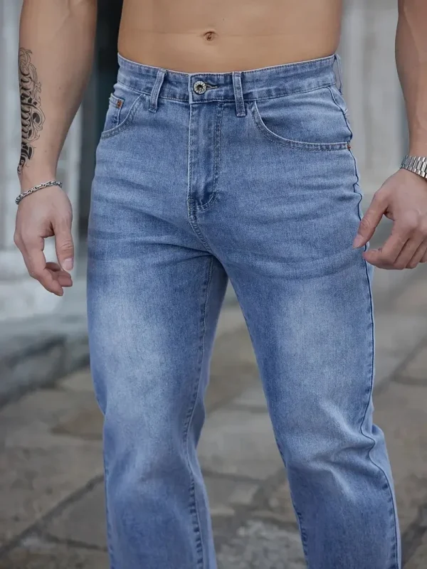 Jeans larghi elasticizzati da uomo sottili estivi 2025 Pantaloni in denim dritti casual da lavoro con ricamo in vita elastica Stile classico maschile 2