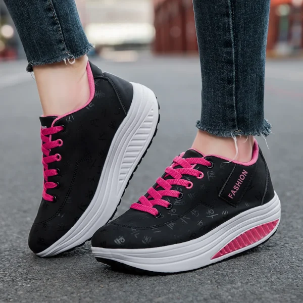 Scarpe sportive casual da donna Scarpe da ginnastica comode e traspiranti con zeppa e suola spessa Scarpe stringate 3