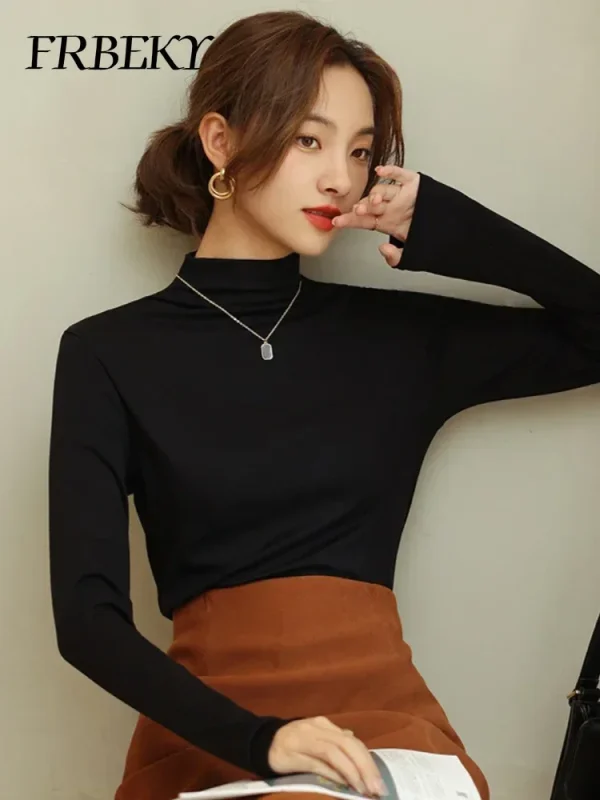 Camicia autunno collo semi-alto che tocca il fondo T-shirt interna a maniche lunghe moda Top maglione da donna maglieria elegante moda coreana 4