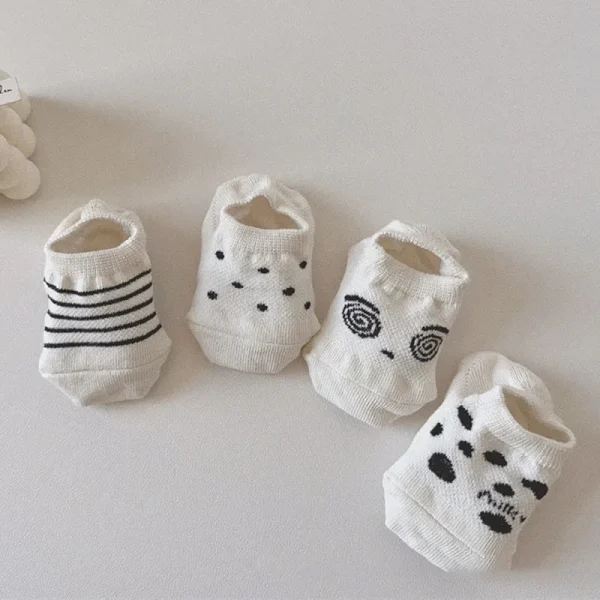 Nuovi calzini coreani per animali simpatici cartoni animati Calzini da pavimento per bambini Calzini corti in silicone antiscivolo per ragazzi Ragazze Calzini per neonati appena nati 5