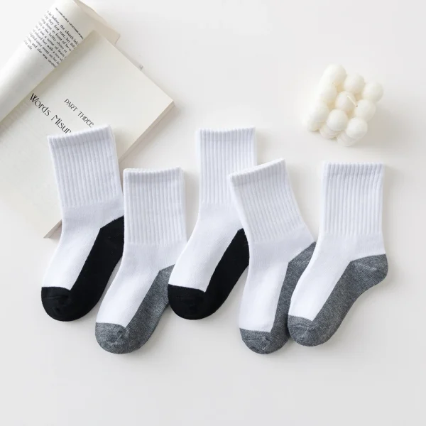 5 paia/lotto Autunno Inverno Bambini Calzini di cotone Bambini Adolescenti Moda Nero Bianco Per 1-12 anni Studente Calore Neonata Ragazzo Calzini 2