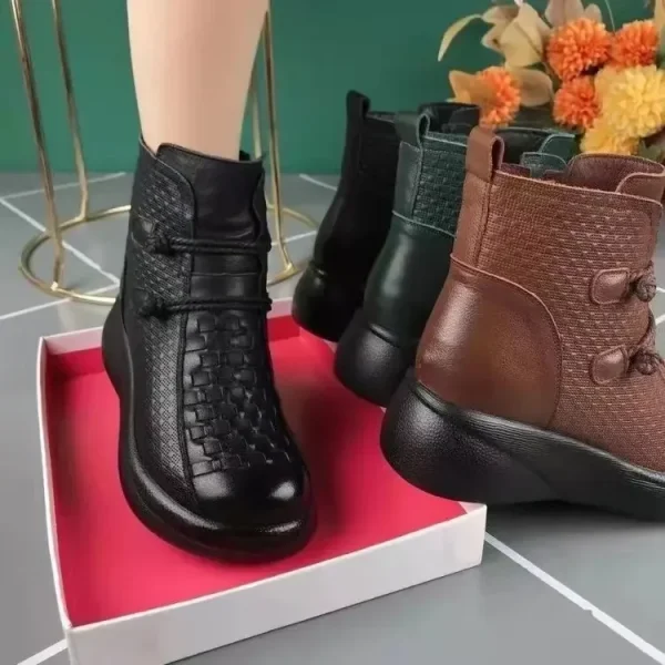Stivali invernali da donna con suola spessa, scarpe da mamma retrò con stivali di cotone caldo peluche, scarpe da donna antiscivolo con suola morbida e punta tonda 3